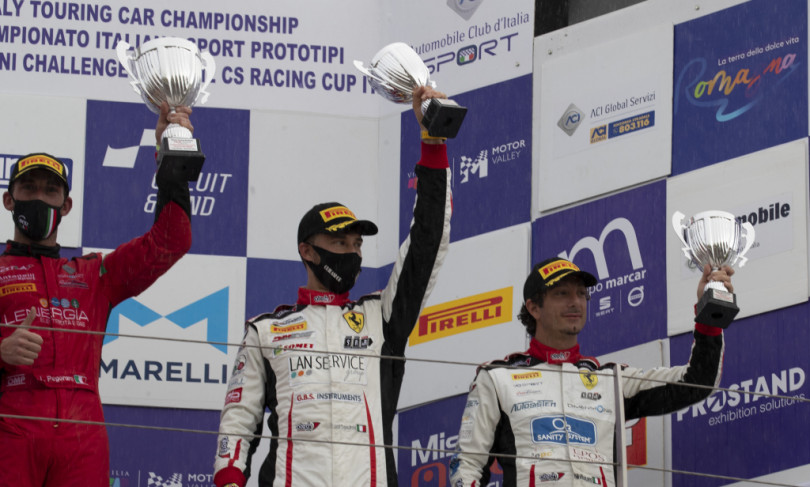 Casale, “La città si colora di rosso” e fa festa